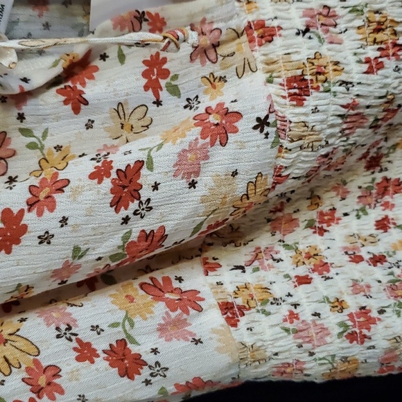 Stitch and Pine Smocked Eyelit neckline Top Size XL - Picture 2 of 6